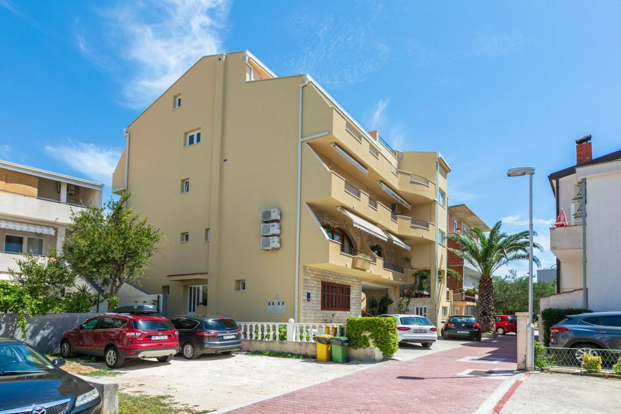 Apartments Barba Tučepi Exterior foto
